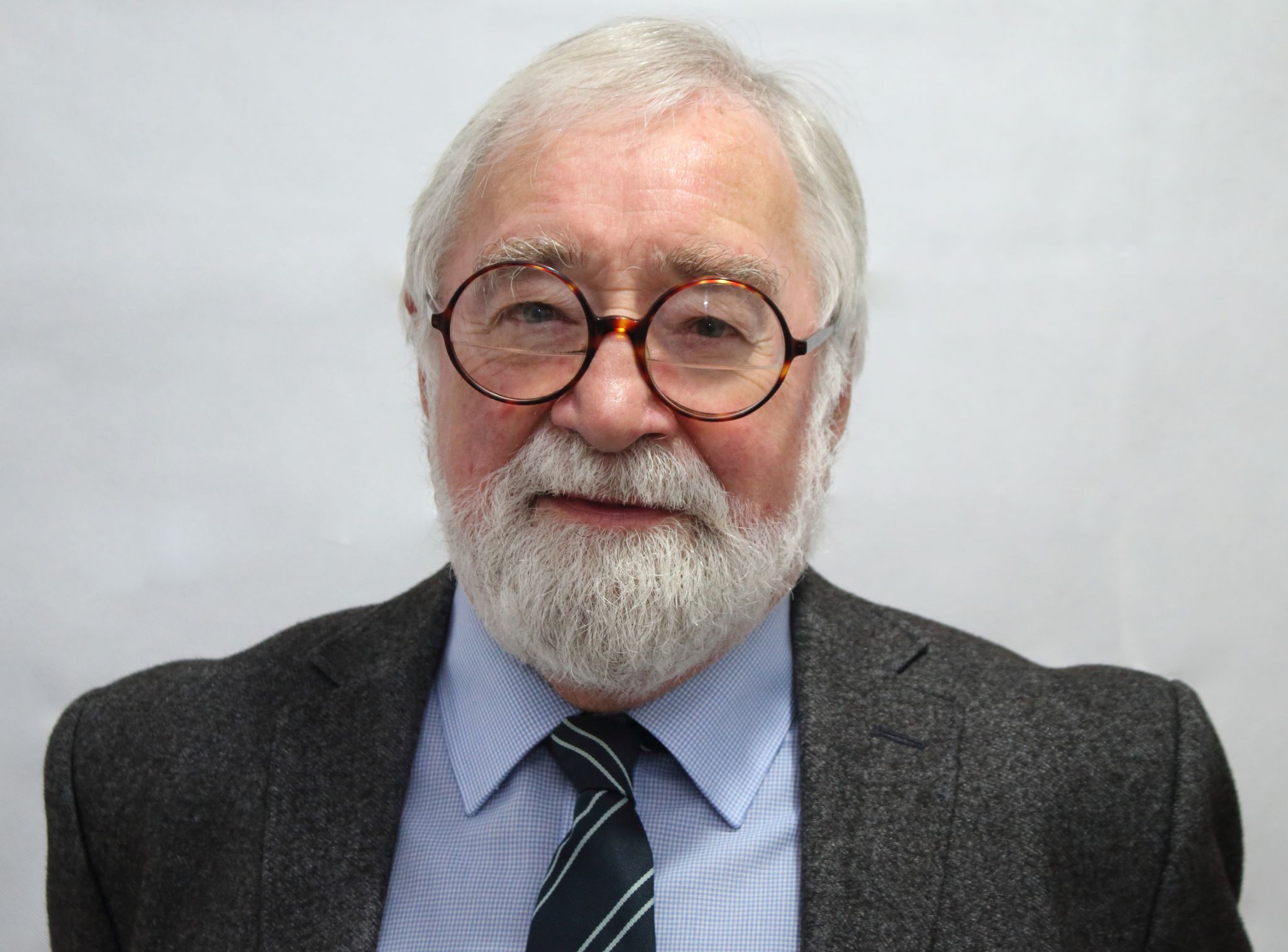 A picture of Dr Geoffrey Walton